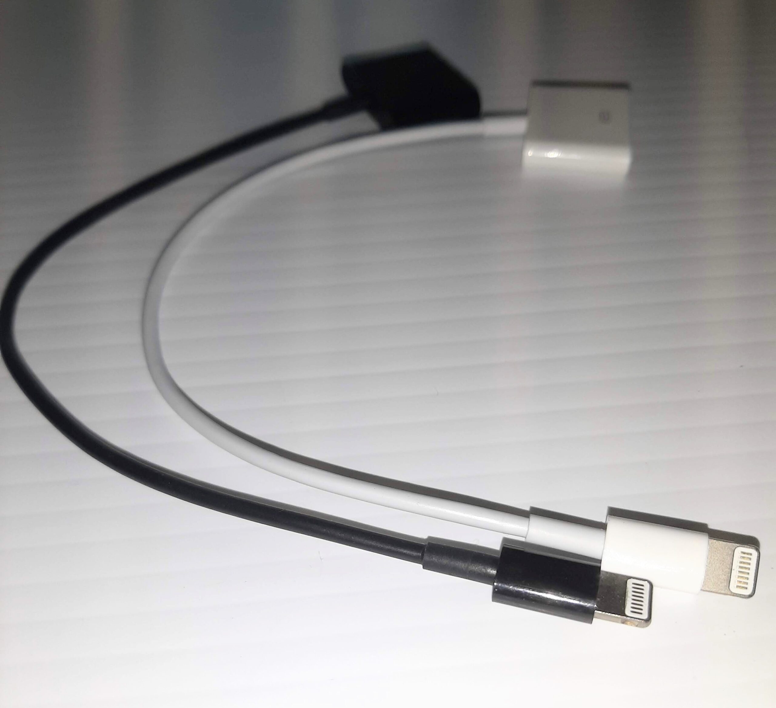 8-Pin Male to 30-Pin Female Adapter Charging Data Sync Cable Connector-2 Pk - Image 2