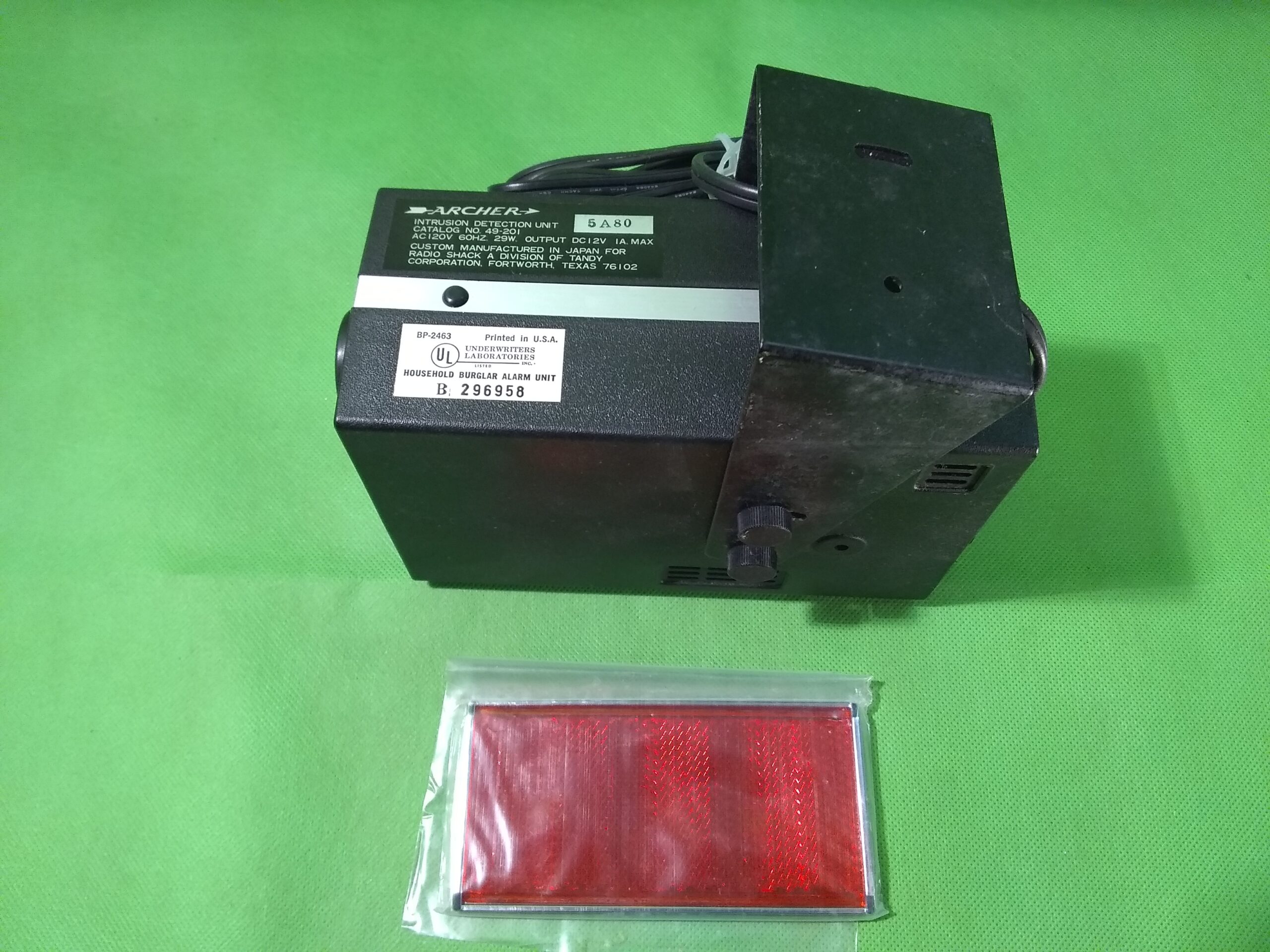 Archer Invisible Beam Intrusion Detection Unit Model 49-201 with reflector - Image 2