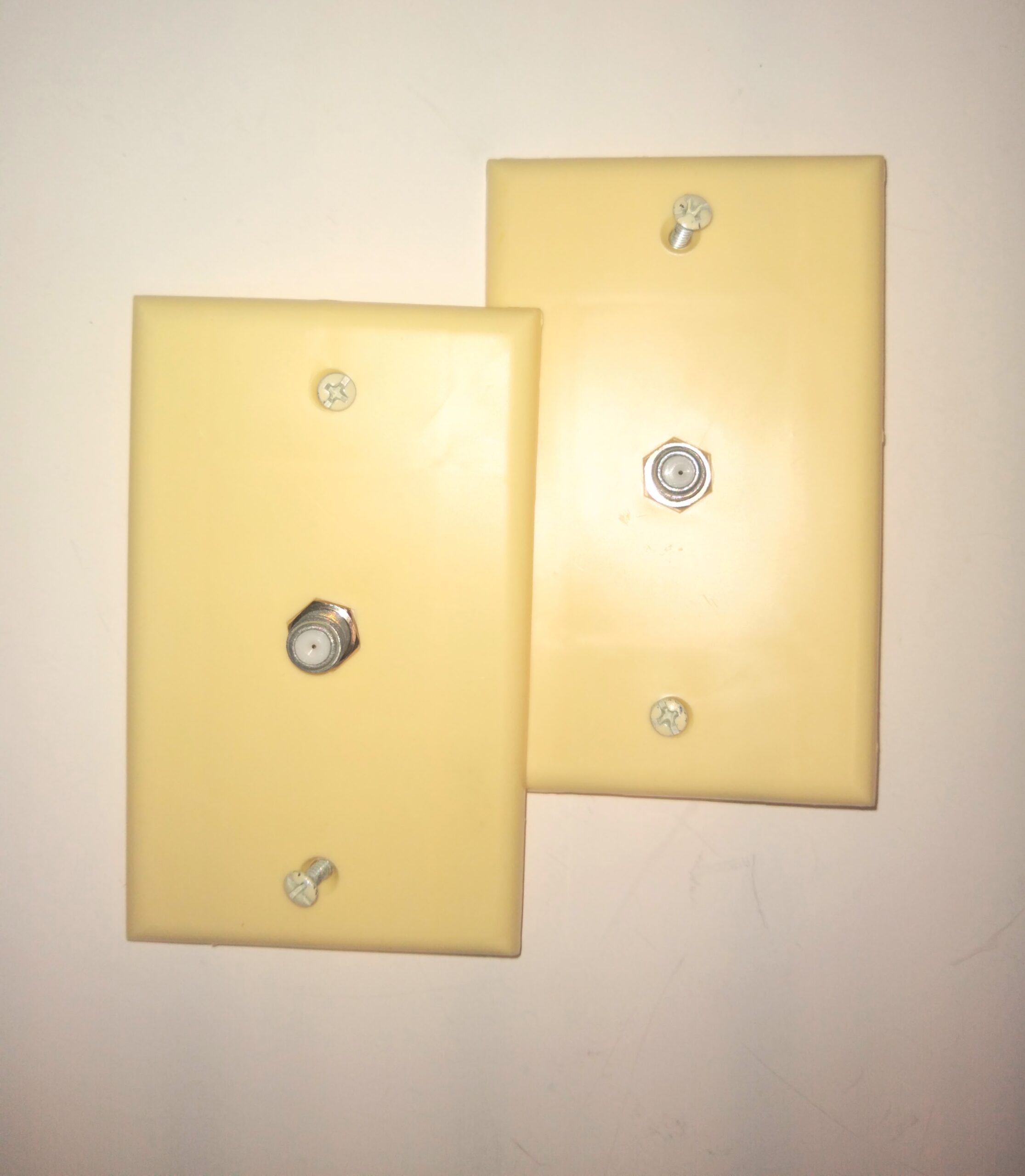 Coax Wall Plate 1 Port Single F Connector- Ivory (Pack of 2)