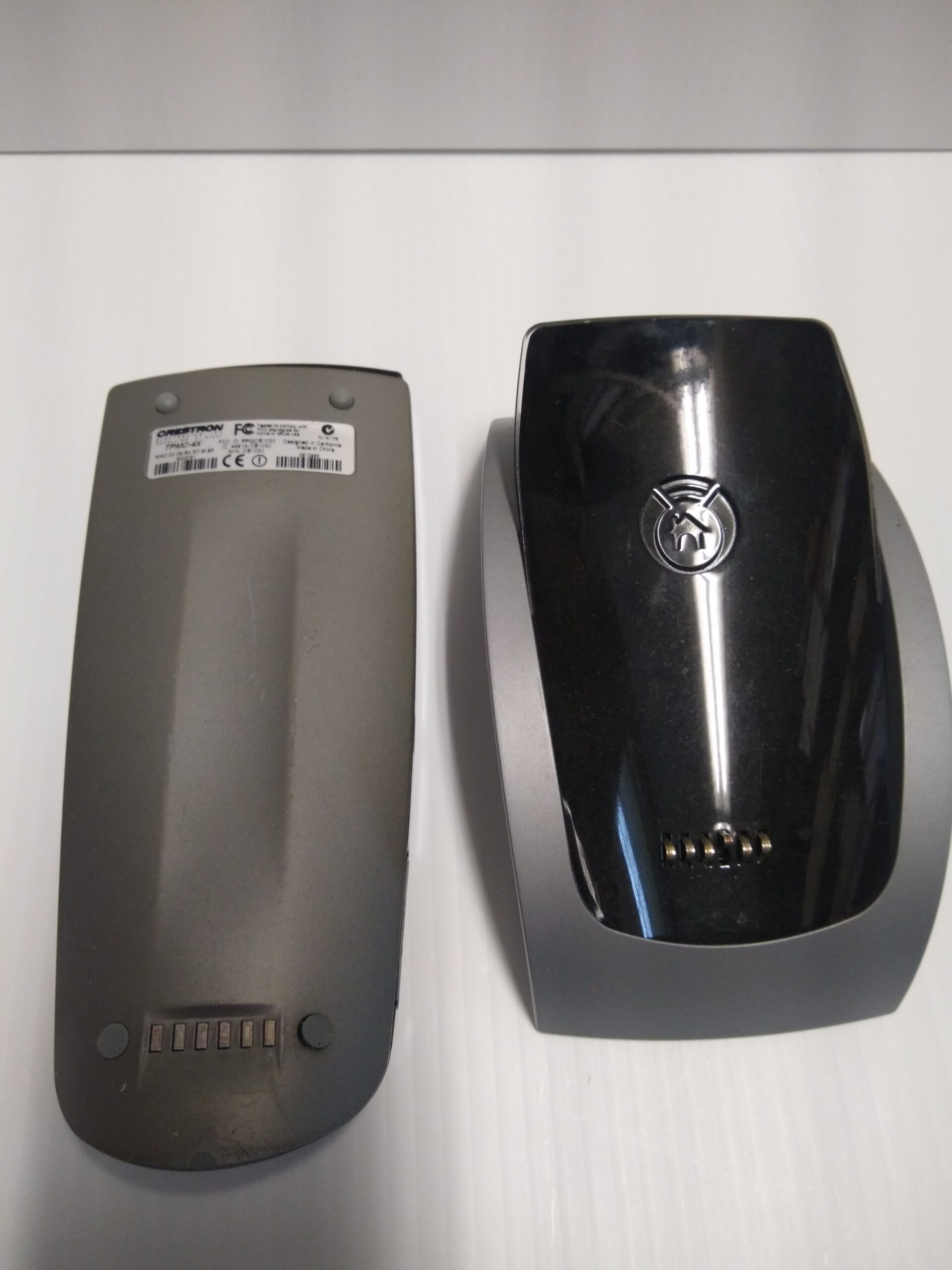 Crestron Handheld Remote Control TPMC-4X with Charging Dock No Power Cord - Image 3
