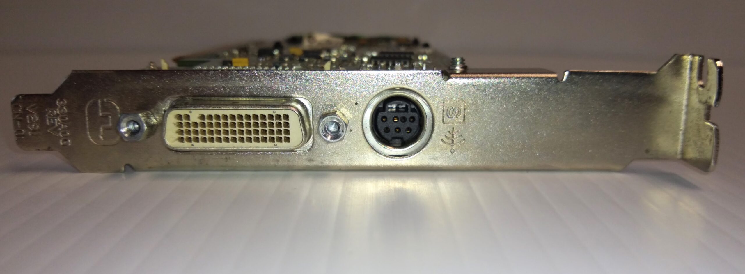 Dell Ati Radeon X1300 0GJ501 256MB GDDR2 PCI-e Graphics Card - Image 2