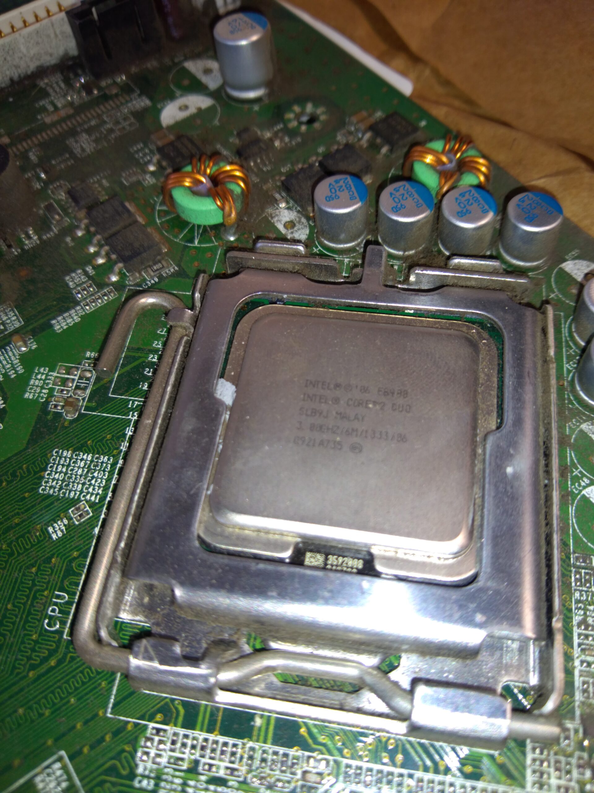 Dell CN-OM858N-13740-96F-011R-A01 Motherboard W/ INTEL CORE 2 DUO CPU @ 3.0 GHZ - Image 2