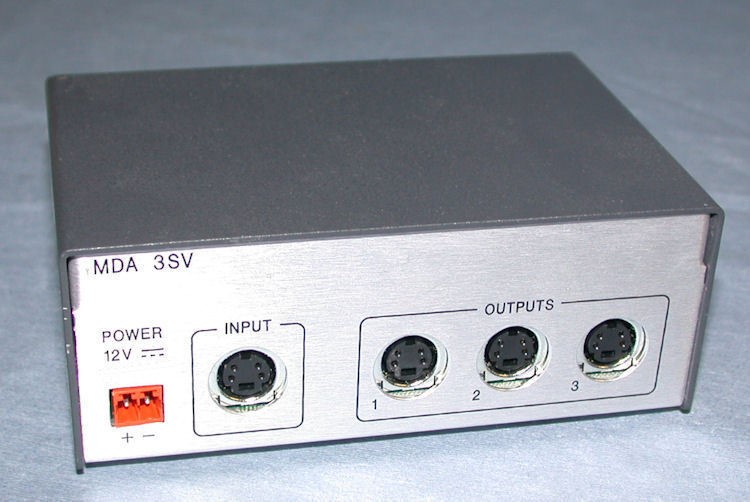 Extron Versa MDA-3SV Amplifier 1x3 S-Video Splitter & Distribution Amp - Image 3