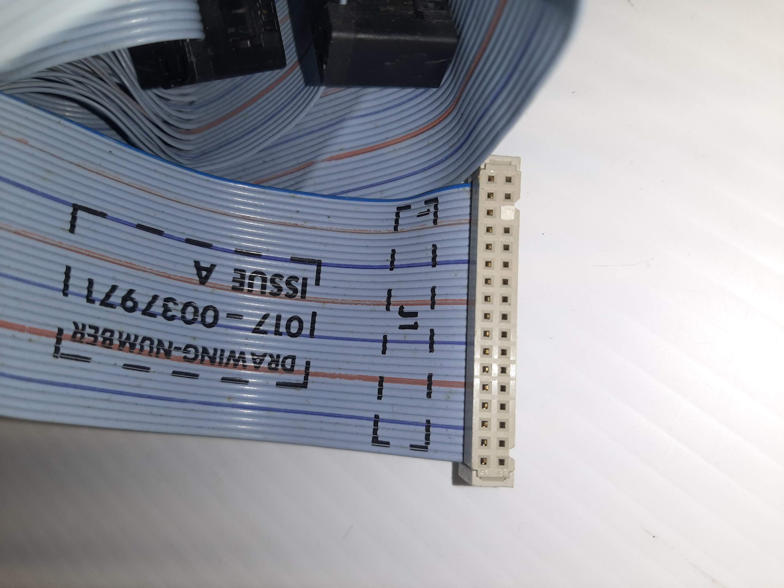 Floppy Flat Ribbon 25" Cable with Slot Connectors 34 pin w/Twisted Cable - Image 3