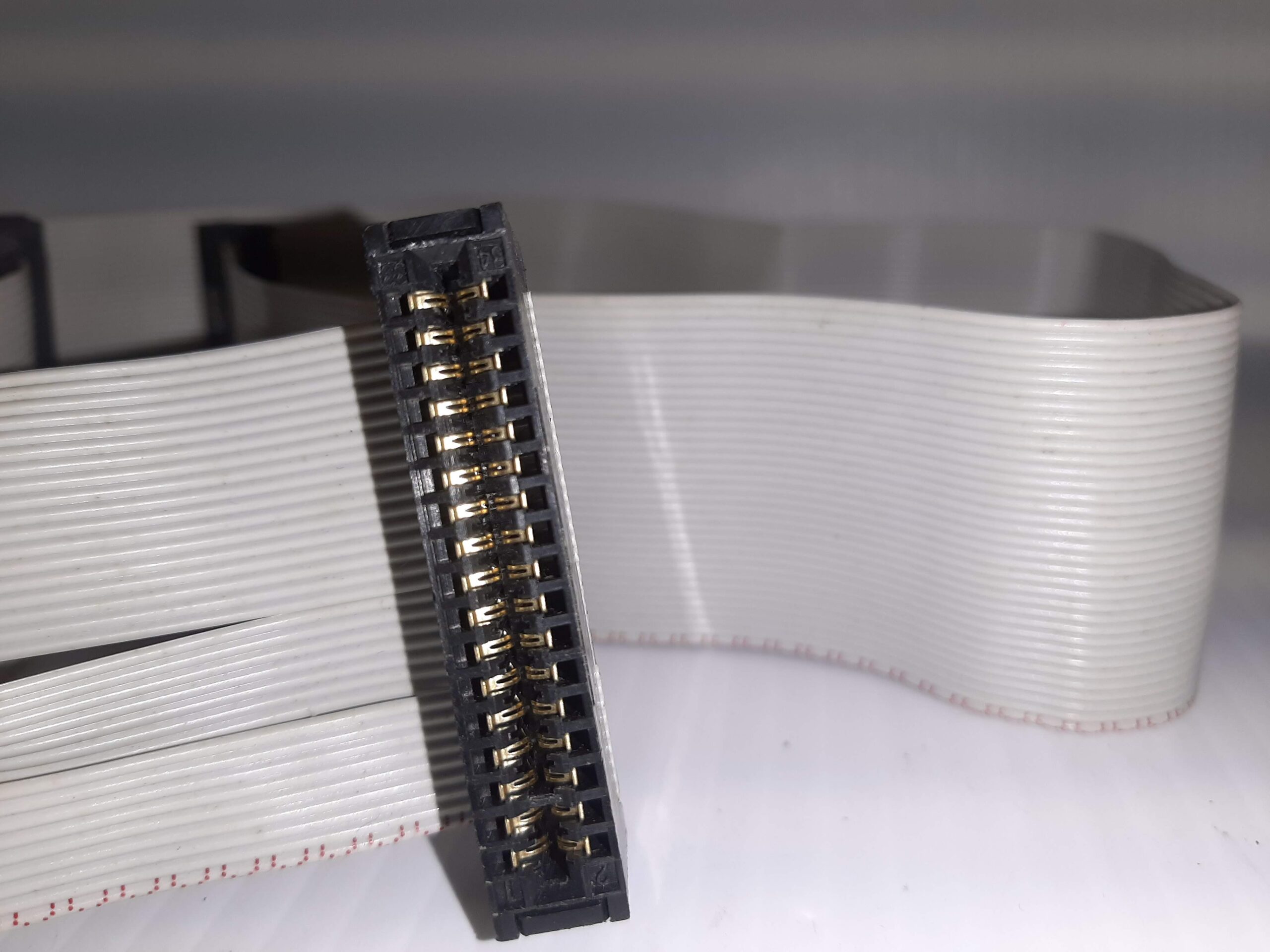 Floppy Flat Ribbon 26" Cable with Slot Connectors 34 pin w/Twisted Cable - Image 2