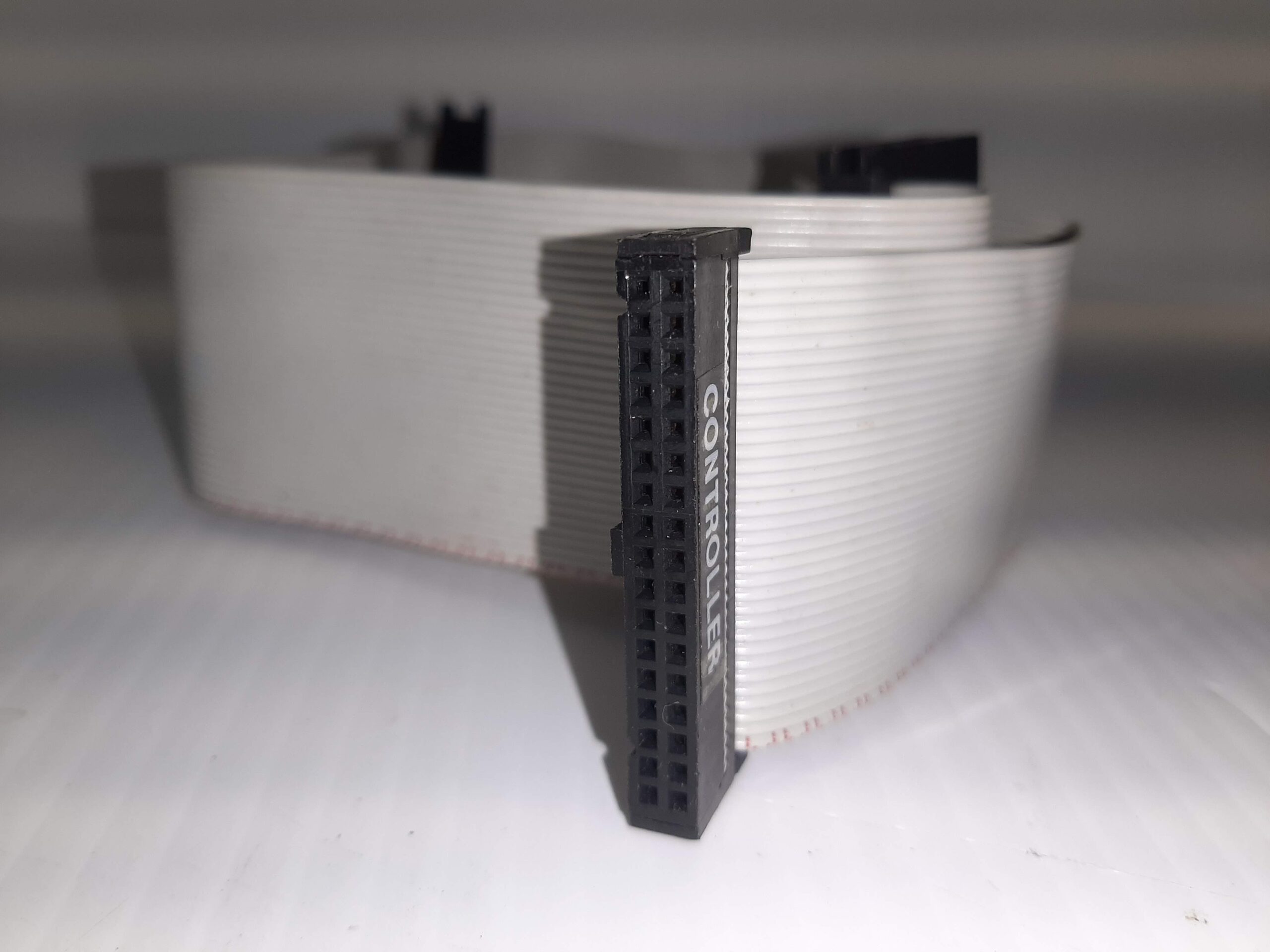 Floppy Flat Ribbon 26" Cable with Slot Connectors 34 pin w/Twisted Cable - Image 4