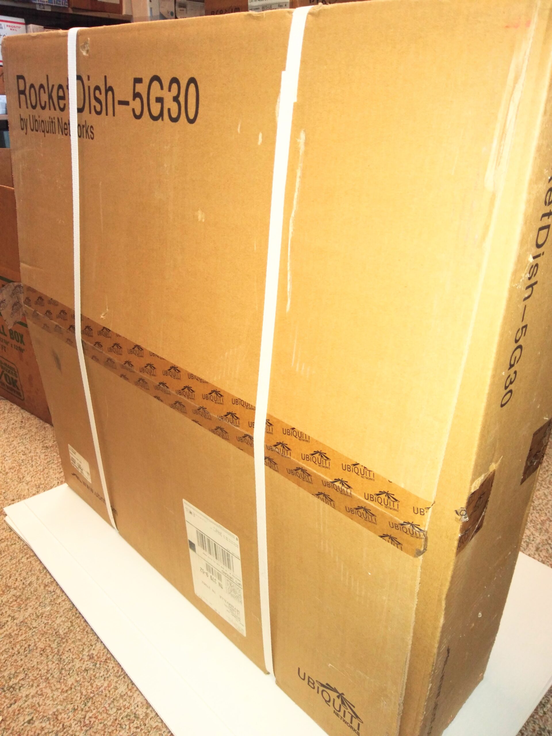 HW-DA5830SD1-ARC eXsite 4.94-5.875GHz, 30dBi, Dual-Polarity Antenna