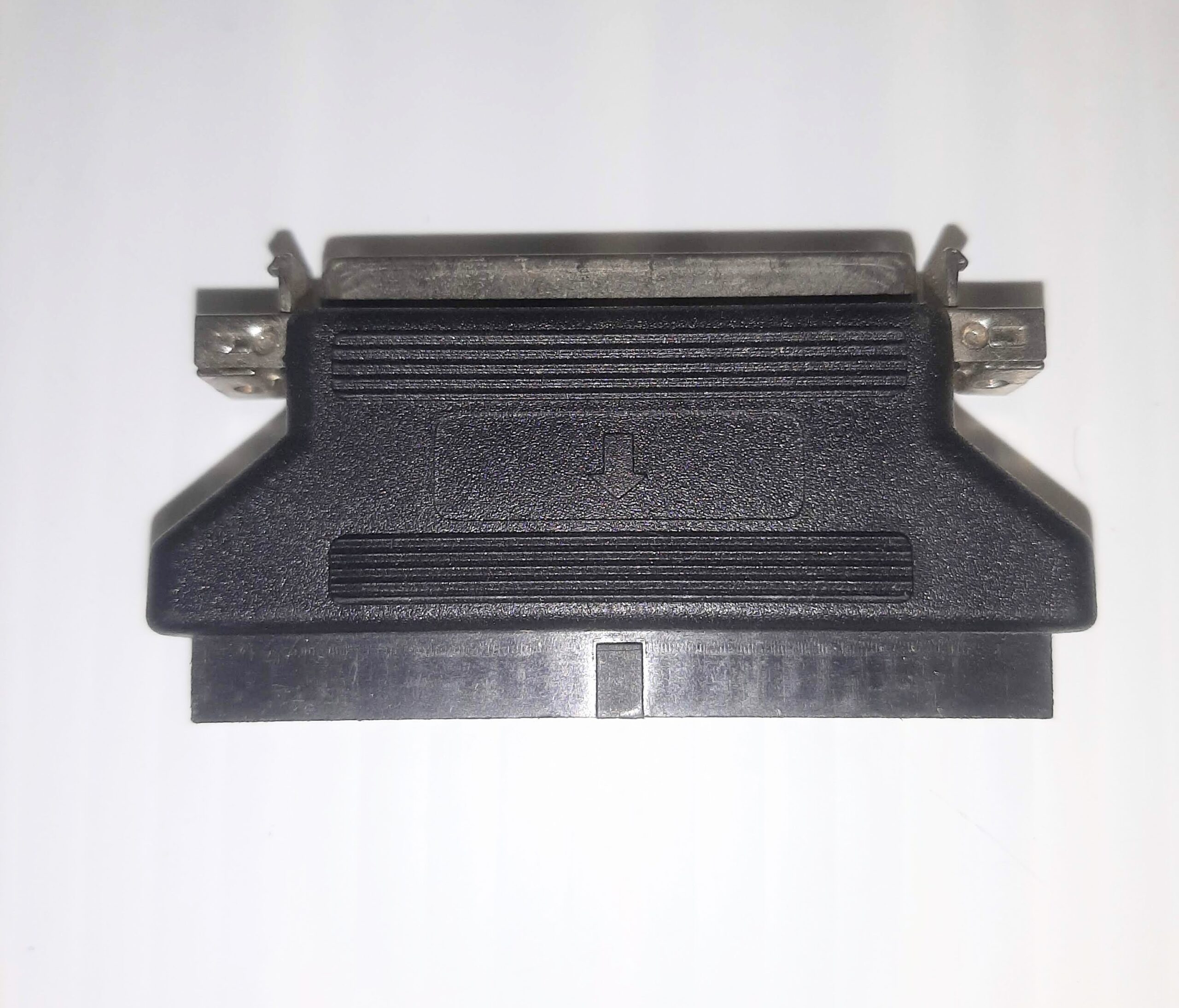 Internal SCSI (HPDB) 68 Female to IDC 50 Female Adapter