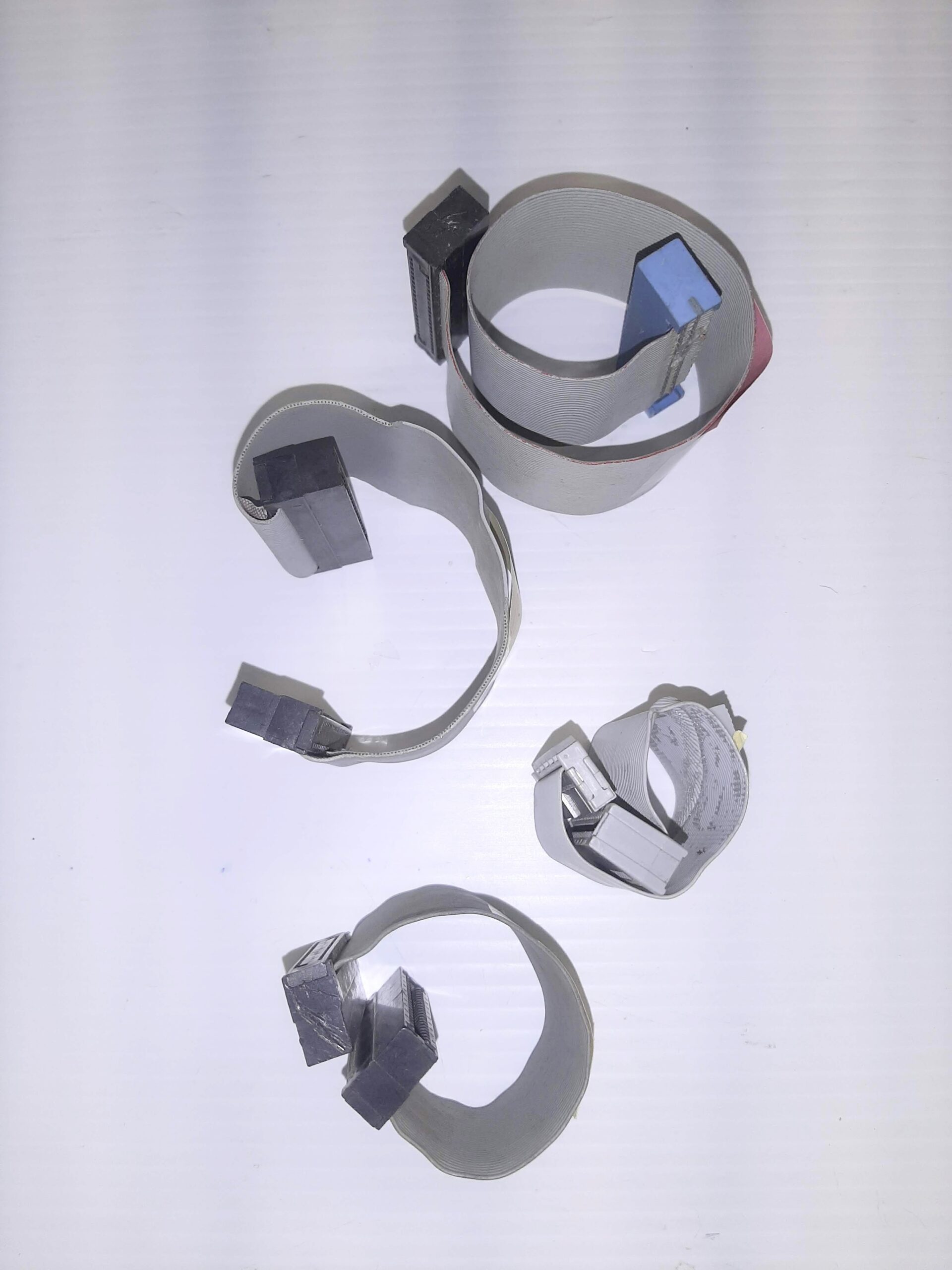 Lot of 4 Floppy Flat Ribbon Cable w Slot connectors Varying Lengths a3 - Image 4