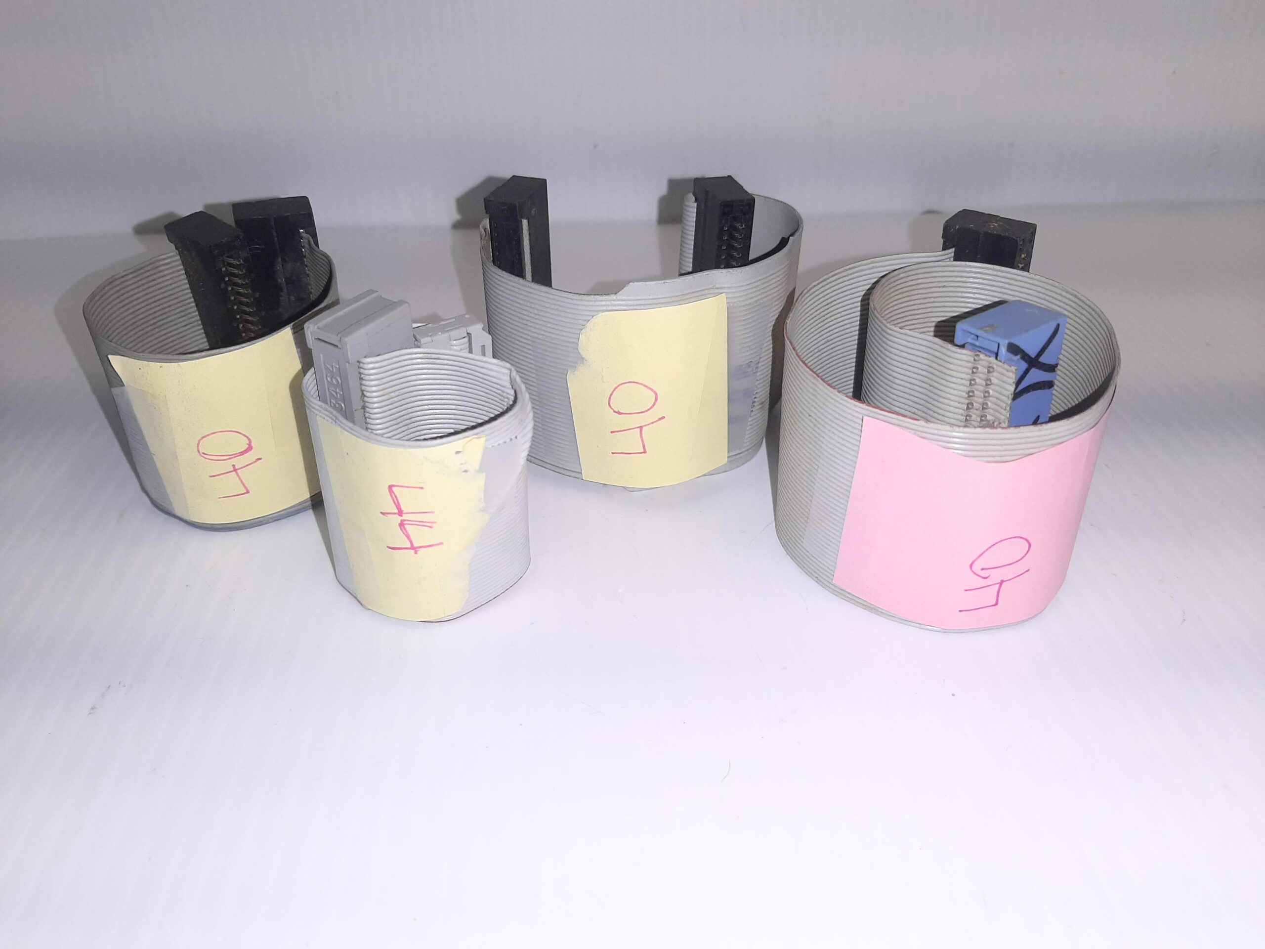 Lot of 4 Floppy Flat Ribbon Cable w Slot connectors Varying Lengths a3