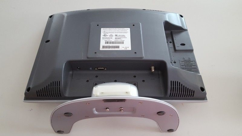 Magnavox 15MF605T/17 E238609 15" Flat Screen LCD HD TV Monitor - Image 2