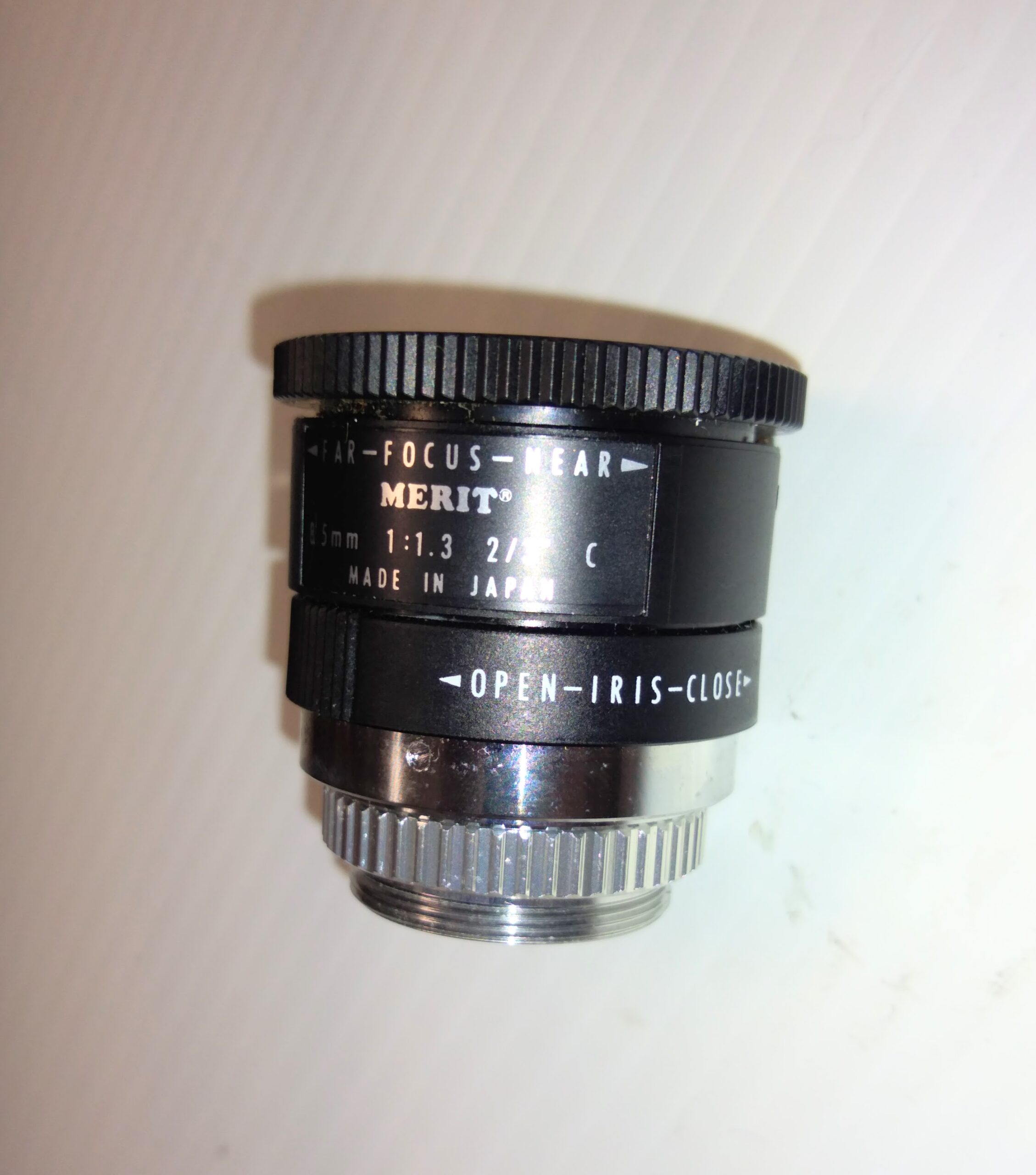 Merit CC TV Manual Focus Lens 8.5mm 1:1.3 2/3" C-Mount - Image 2