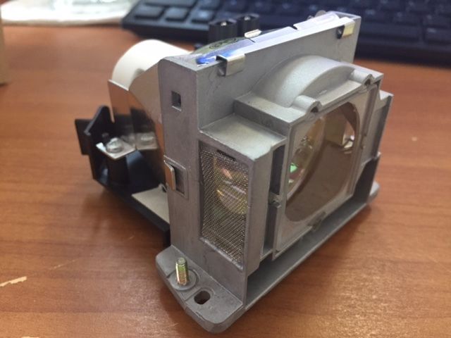 Mitsubishi VLT-HC900LP LCD Projector Lamp Cage Assembly with Bulb - Image 2