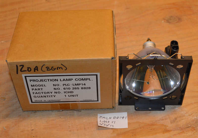 OEM Sanyo PLC-LMP14,610-265-8828,8800N,8810N,XR70N Projector Lamp Bulb