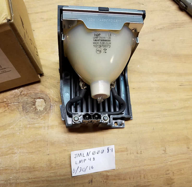 OEM Sanyo POA-LMP48 Projector Lamp MP-56t,LX32,LC-XG100,XG210,PLC-XT10,XT15 bulb - Image 2