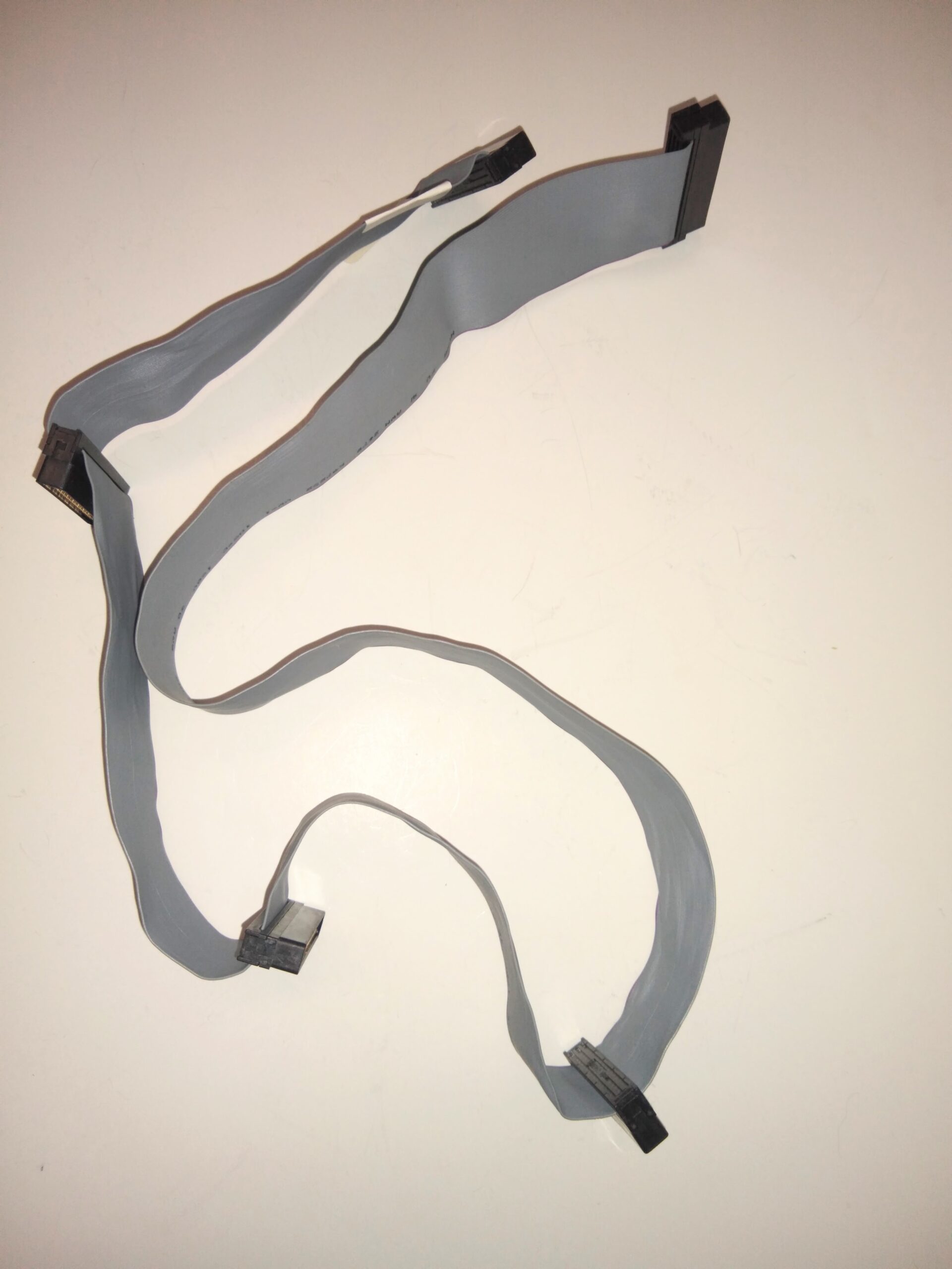 SCSI Flat Ribbon Cable 35 in, 5 connectors & 68 pin - Image 2