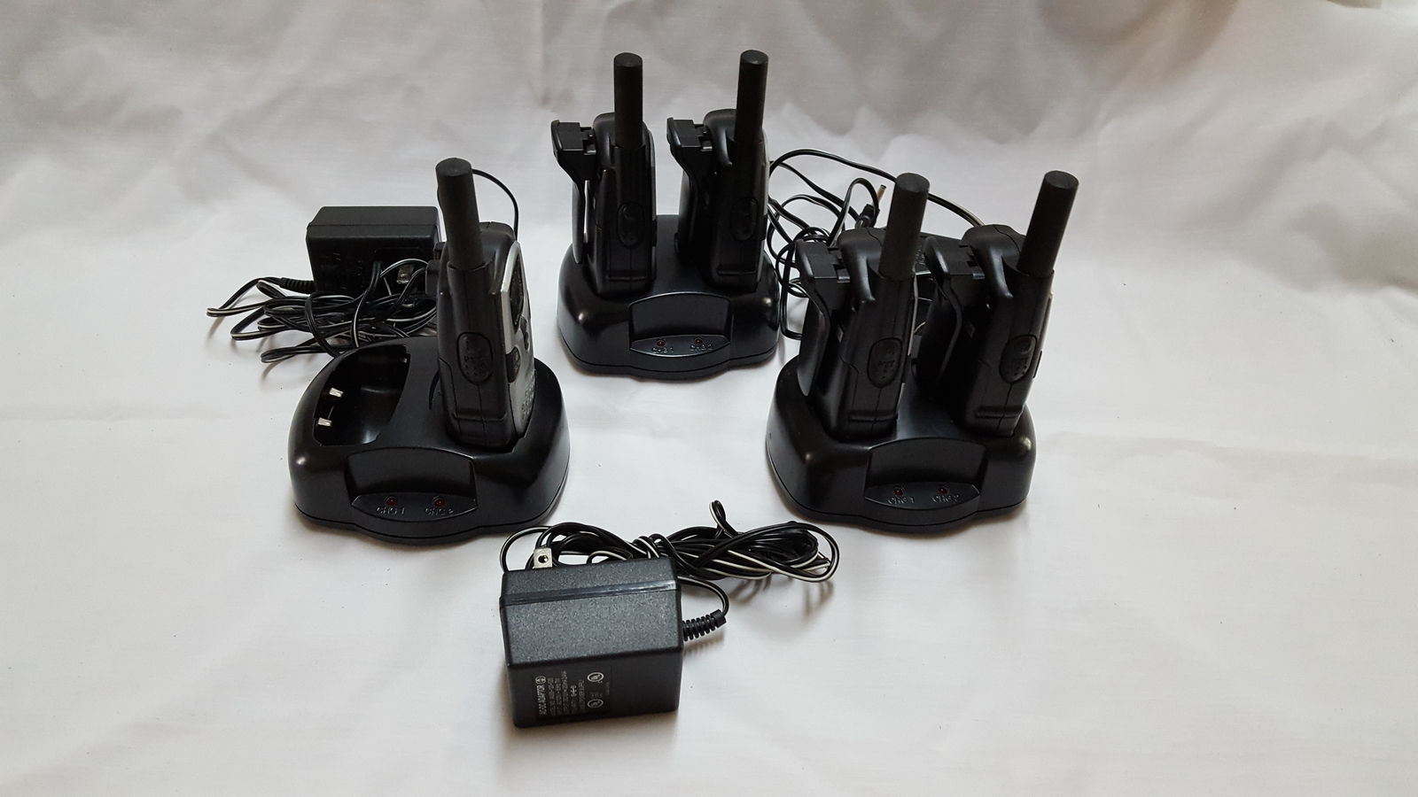 Set of  5 Insignia 2-Way Radios with Docks and Cables IN-FRKF003