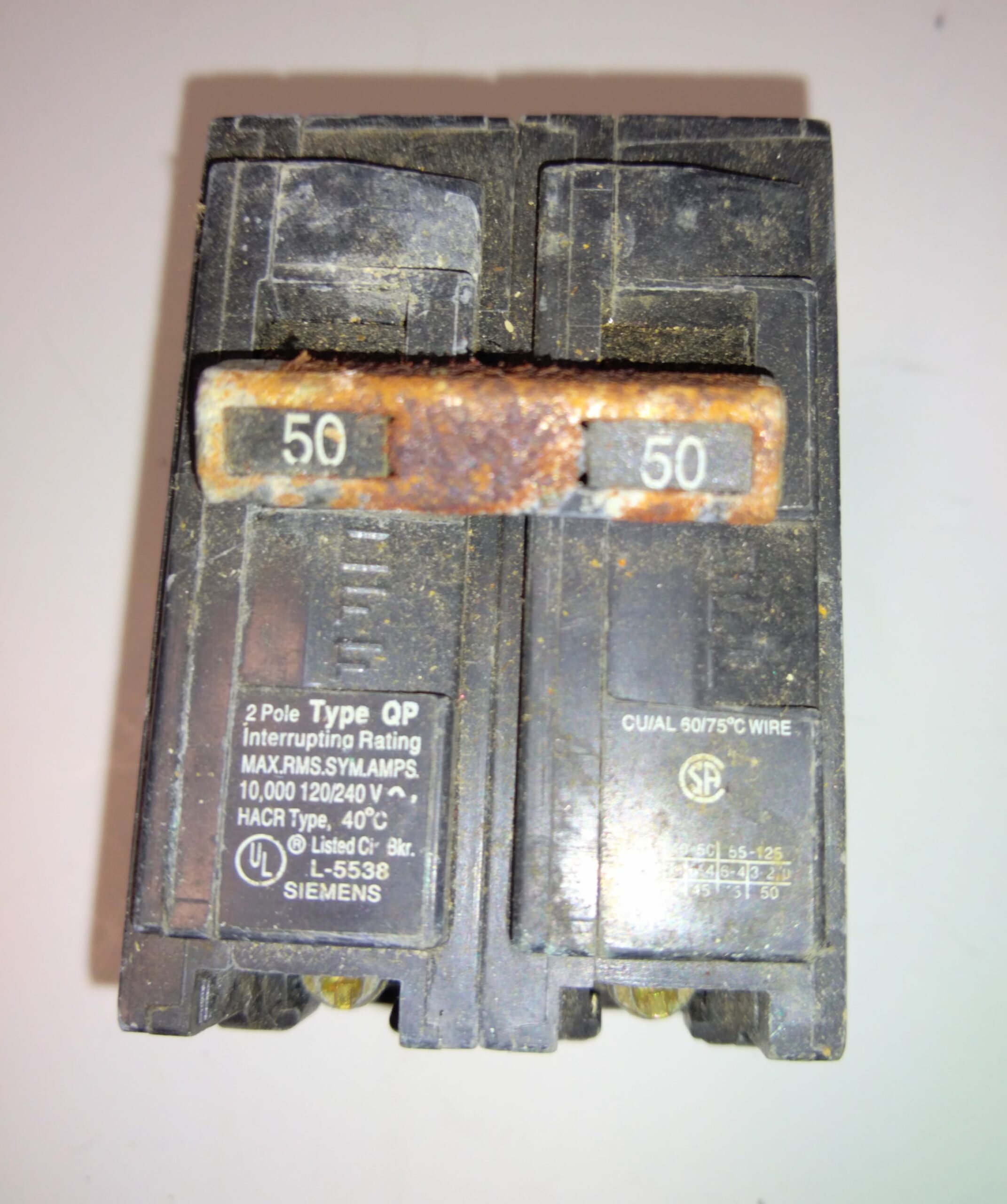 Siemens Circuit Breaker 20A 120/240V Q220