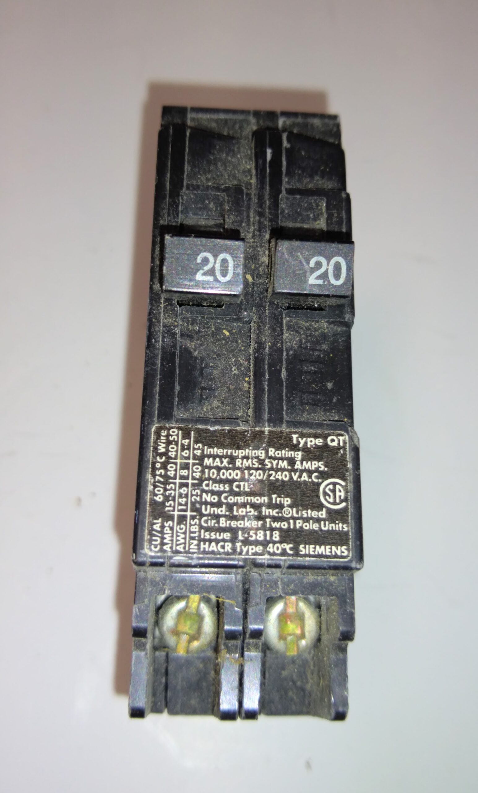 Siemens Q2020 Circuit Breaker, 20/20 A, 120 /240v 2-1 Pole