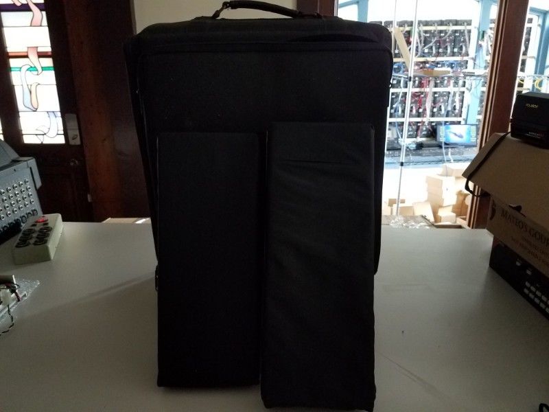 Soft Rolling Carrying Case Bag with Telescopic Handle for Electronics - Image 4