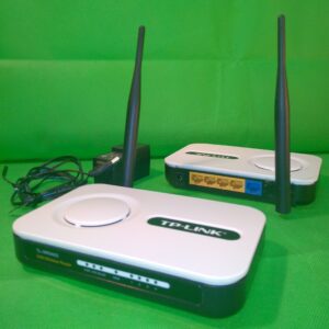 TP-LINK TL-WR340G 54Mbps Wireless Router (4 port plus uplink)