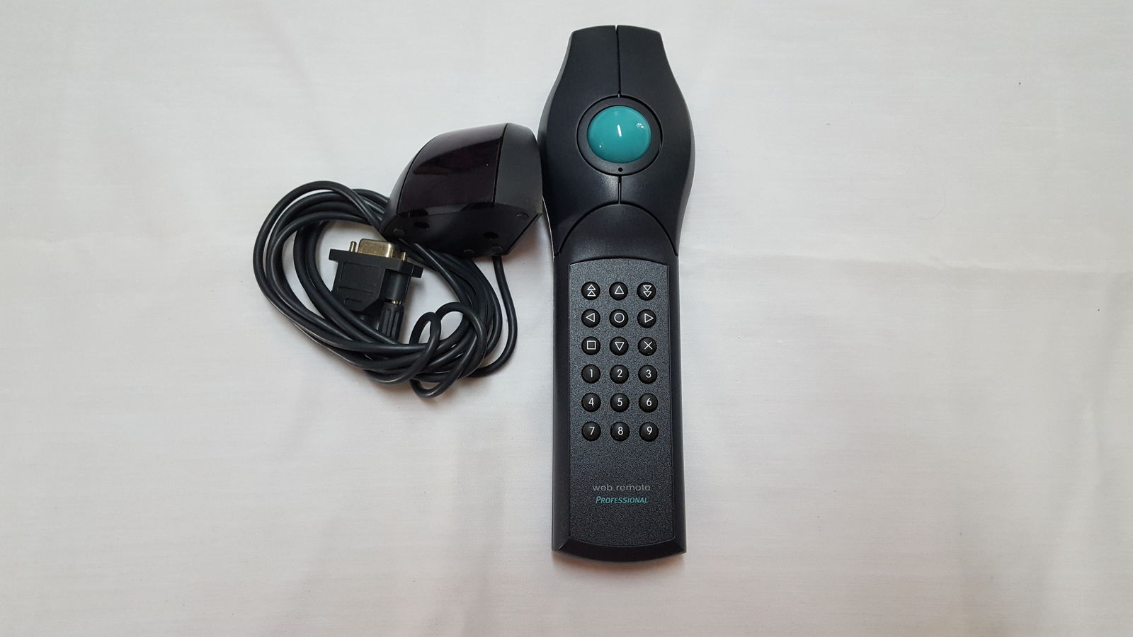 Wireless Intelligent Trackball 15 Ft Range 18 Programmable Shortcut Keys in Box - Image 2